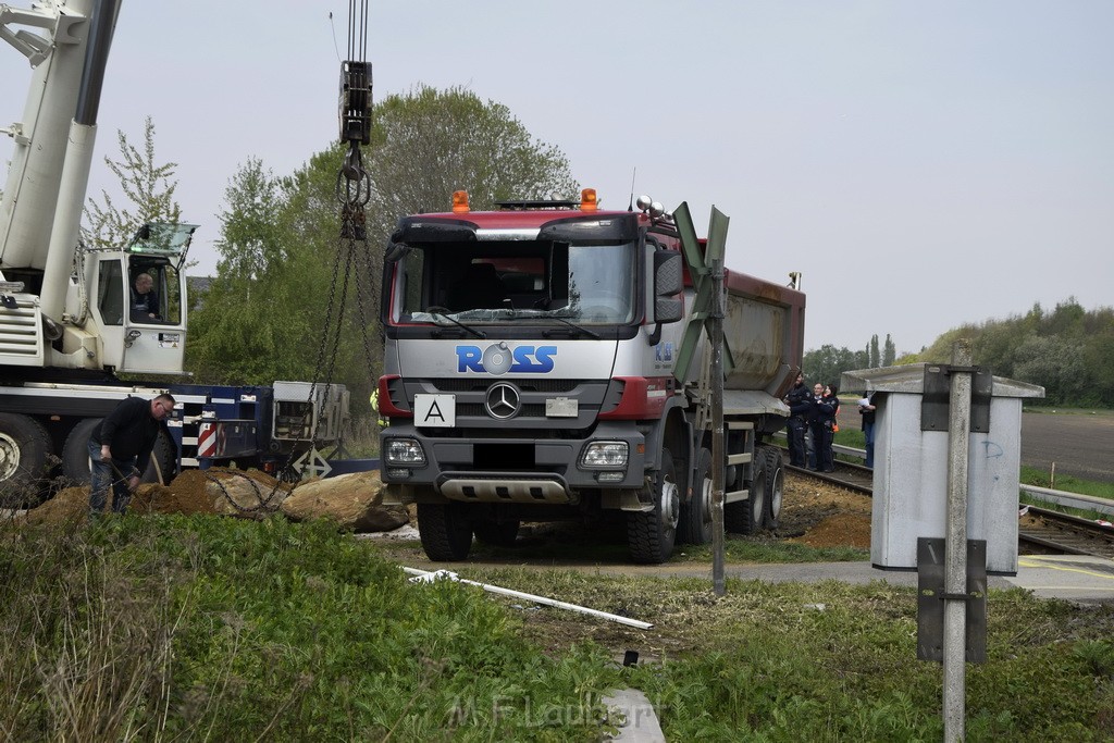 Schwerer VU LKW Zug Bergheim Kenten Koelnerstr P474.JPG - Miklos Laubert